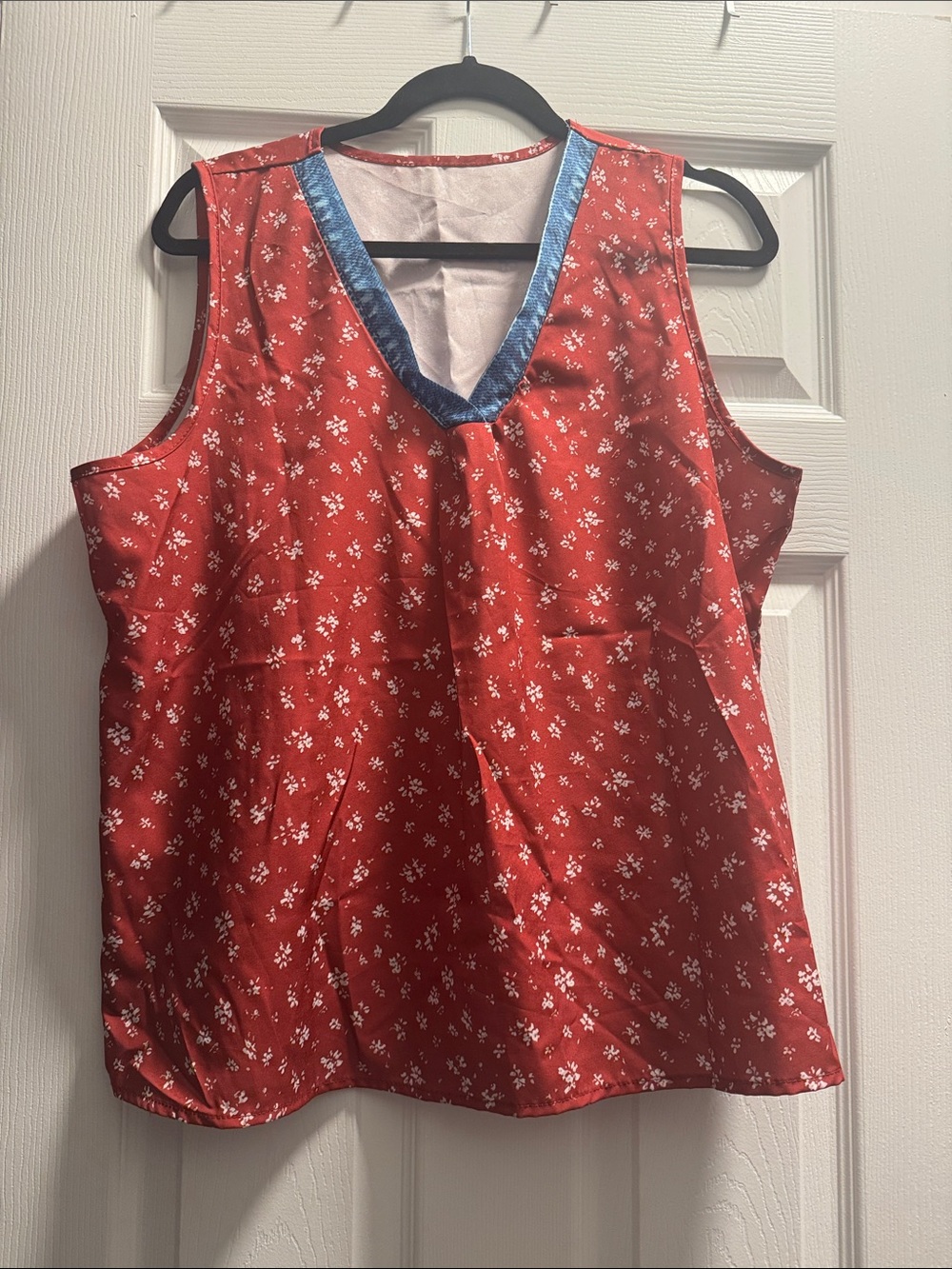 Red Floral V-Neck Sleeveless Top